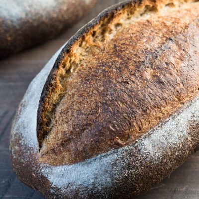 Bánh mì nguyên cám kẹp chả pate ruốc